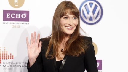 Carla Bruni-Sarkozy aux Echo Music Awards &agrave; Berlin (Allemagne) le 21 mars 2013. (TOBIAS SCHWARZ / REUTERS)