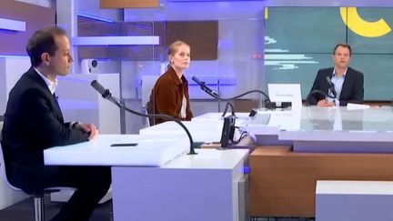 Guillaume Daret, Pauline de Saint-Rémy avec Marc Fauvelle sur le plateau des informés de franceinfo, le 5 mars 2021 (FRANCEINFO / RADIO FRANCE)