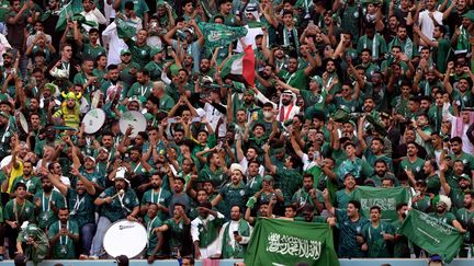 Les supporters saoudiens lors du match de la Coupe du monde entre l'Argentine et l'Arabie saoudite au stade Lusail à Doha, le 22 novembre 2022. (JUAN MABROMATA / AFP)