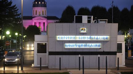 Vue du CHU d'Angers (Maine-et-Loire) le 24 octobre 2013. (JEAN-SEBASTIEN EVRARD / AFP)