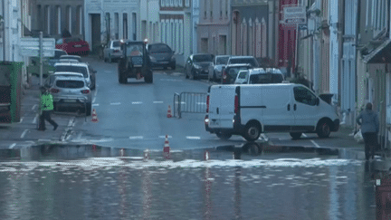 Un fonds d’urgence exceptionnel va être débloqué pour les habitants sinistrés de la Bretagne et de la Manche, a annoncé le gouvernement dans la matinée du vendredi 17 novembre. Point sur les intempéries dans l’Hexagone.