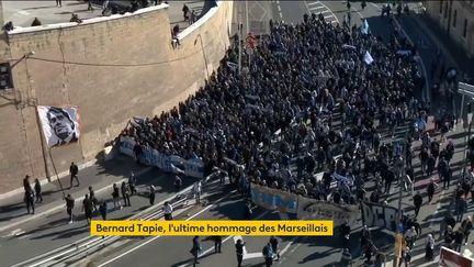 Des milliers de supporters de l'OM aux funérailles de l'homme d'affaires à Marseille (FRANCEINFO)