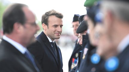 Emmanuel Macron lors des célébrations du 72e anniversaire de la victoire contre l'Allemagne nazie, à Paris, le 8 mai 2017. (STEPHANE DE SAKUTIN / POOL)