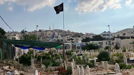 Un nouveau cimetière a été construit à Jénine, en Cisjordanie, quelques jours après le début du conflit entre le Hamas et Israël. (ALICE FROUSSARD / RADIOFRANCE)