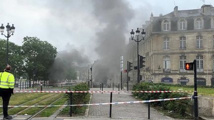 L'incendie a débuté vers 20h30 samedi soir. (Radio France - Charles Napoli)