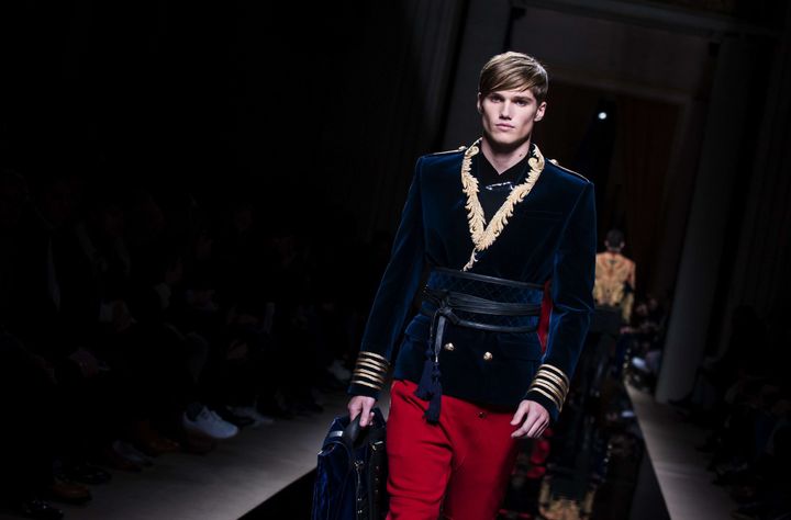 Balmain prêt-à-porter masculin automne-hiver 2016-17, à Paris
 (Kamil Zihnioglu/AP/SIPA)