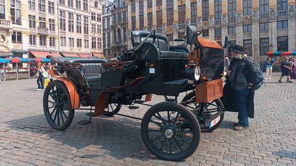 REPORTAGE. "C'est une super idée !" : à Bruxelles, les touristes approuvent les calèches électriques