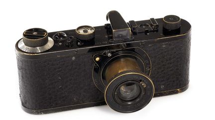 Un appareil Leica datant de 1923 a été vendu samedi aux enchères à Vienne pour la somme record de 2,4 millions d'euros. (AP/SIPA)