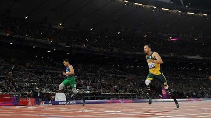 Oscar Pistorius battu par le Brésilien Alan Oliveira sur 200m