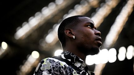 Le milieu de terrain international Paul Pogba, photographié dans les tribunes lors d'un match Juventus-AS Rome, au Juventus Stadium de Turin (Italie), le 27 août 2022. (DANIELE BADOLATO - JUVENTUS FC / JUVENTUS FC)