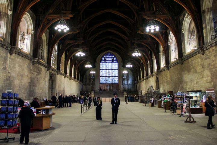 Westminster Hall, l'une des plus anciennes salles du palais de Westminster, à Londres, le 11 janvier 2014.&nbsp; (DANIEL KALKER / DPA / AFP)