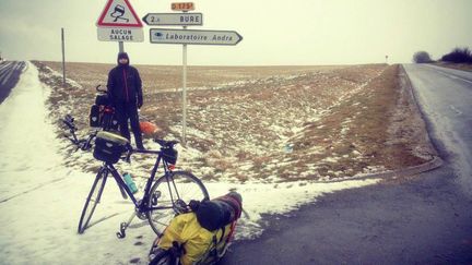 Mercredi 14 f&eacute;vrier, incertains d'&ecirc;tre log&eacute;s &agrave; Domr&eacute;my-la-Pucelle, Rapha&euml;l et Alexis vont tenter leur chance &Agrave; Bure, village anim&eacute; par la pol&eacute;mique que suscite l'installation prochaine d'un centre d'enfouissement de d&eacute;chets radioactifs. (RAPHAËL KRAFFT ET ALEXIS MONCHOVET)