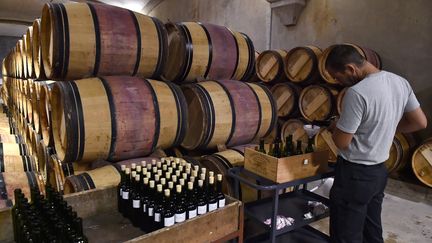 Une cave de Chateau Margaux à Margaux (Gironde). (GEORGES GOBET / AFP)