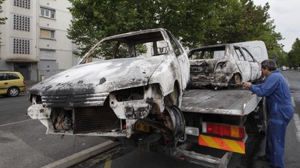 &nbsp; (La nuit de violences à Amiens-Nord le 13 août 2012 a fait une dizaine de blessés chez les policiers © Reuters-Pascal Rossignol)