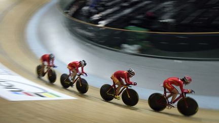 L'équipe chinoise a remporté deux médailles, l'une en or et l'autre en bronze, aux championnats du monde de cyclisme sur piste. (ERIC FEFERBERG / AFP)