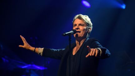 Bénabar sur la scène des Francofolies de La Rochelle le 14 juillet 2019. (XAVIER LEOTY / AFP)