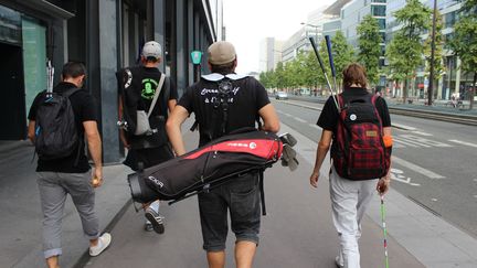 L'&eacute;quipe de Street golf &agrave; l'ouest pendant le Paris Street Golf Open 2014, samedi 6 septembre, &agrave; Paris. (ALEXIA BOUCHÉ-PILLON)