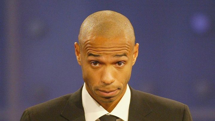 Thierry Henry lors de la c&eacute;r&eacute;monie du joueur de l'ann&eacute;e, le 15 d&eacute;cembre 2003 &agrave; B&acirc;le (Suisse). (SHAUN BOTTERIL / GETTY IMAGES CLASSIC)