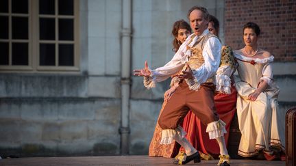 Le comédien Laurent Paolini dans le rôle de Molière&nbsp;dans "L'Impromptu de Versailles", mis en scène par Anthony Magnier, à la Grande Ecurie de Versailles.&nbsp; (MARC O CARION)