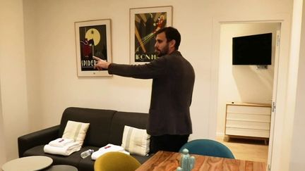 Le Conseil de Paris doit adopter de nouvelles règles empêchant Airbnb de convertir des commerces en appartements. (CAPTURE ECRAN FRANCE 2)