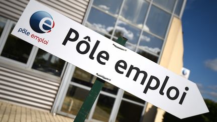 Une agence Pôle emploi à Montpellier (Hérault), le 27 avril 2016. (PASCAL GUYOT / AFP)