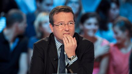 Martin Hirsch, &agrave; l'&eacute;poque Haut commissaire aux Solidarit&eacute;s du gouvernement Fillon, sur le plateau de Canal+, le 27 septembre 2010. (FRED DUFOUR / AFP)