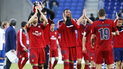 Les joueurs d'Osasuna saluent leur public (JOAN VALLS / NURPHOTO)