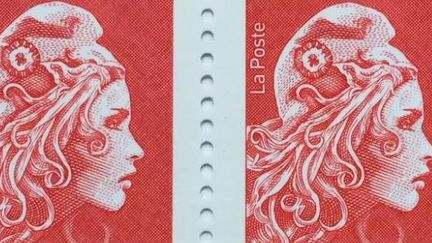 Le nouveau visage de Marianne sur les timbres de La Poste. 
 (Armel Balogog / Radio France)