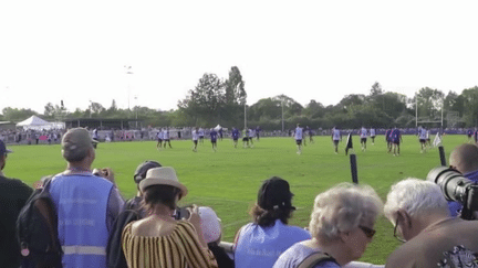 Coupe du monde de rugby : les supporters des Bleus derrière leur équipe (France 2)