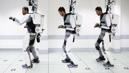 Un patient tétraplégique parvient à se déplacer grâce à un exosquelette contrôlé par ses ondes cérébrales, le 3 octobre 2019 à Grenoble (Isère). (HO / CLINATEC ENDOWMENT FUND / AFP)