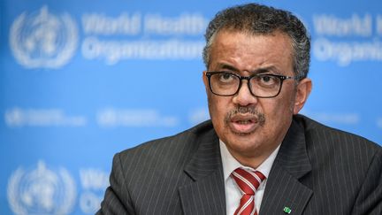 Le directeur général de l'OMS,&nbsp;Tedros Adhanom Ghebreyesus, lors d'une conférence de presse sur le coronavirus à Genève, en Suisse, le 20 mars 2020. (FABRICE COFFRINI / AFP)