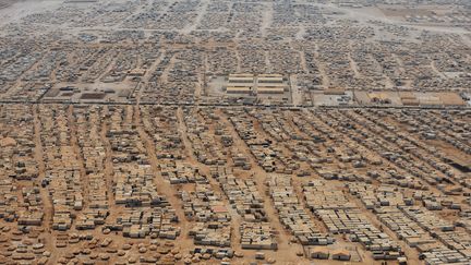 Vue a&eacute;rienne du camp de r&eacute;fugi&eacute;s syriens de Zaatari en Jordanie, le 18 juillet 2013. (MANDEL NGAN / AFP POOL)