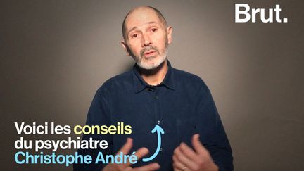 Le psychiatre Christophe André a quelques recommandations et mises en garde pour nous permettre de soutenir un proche qui vit une période difficile.