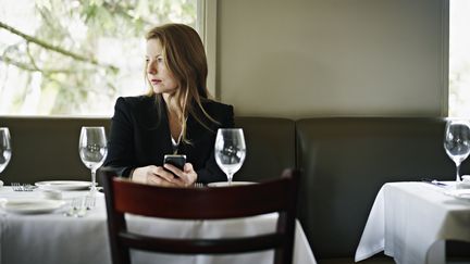 La solitude touche de plus en plus les trentenaires : entre 30 et 39 ans, une personne sur dix se dit seule. (GETTY IMAGES)