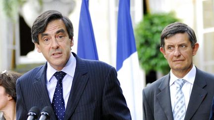  (François Fillon et Jean-Pierre Jouyet en 2007 à la réception des ambassadeurs © Maxppp)