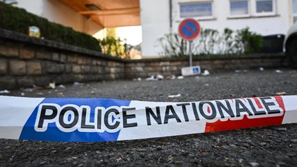 La scène de la fusillade à Villerupt, samedi 13 mai 2023. (SEBASTIEN BOZON / AFP)