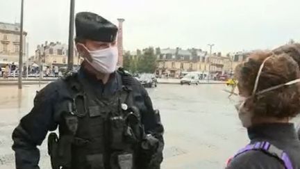 Bordeaux : des CRS veillent au respect des règles sanitaires