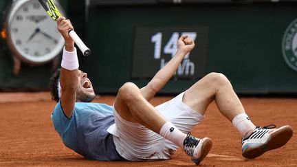 Marco Cecchinato s'effondre : il est en demi-finale de Roland-Garros ! (ERIC FEFERBERG / AFP)