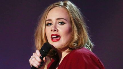 Adele sur la scène des Brit Awards 2016
 (Joel Ryan/AP/SIPA)