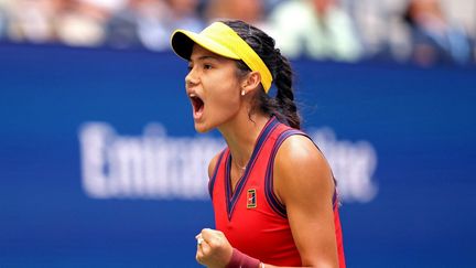 La Britannique Emma Raducanu lors de la finale de l'US Open contre la Canadienne Leylah Fernandez, samedi 11 septembre 2021. (ELSA / GETTY IMAGES NORTH AMERICA / AFP)