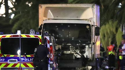  (Le camion utilisé par Mohamed Lahouaiej Bouhlel sur la Promenade des Anglais à Nice © AFP / Valery Hache)