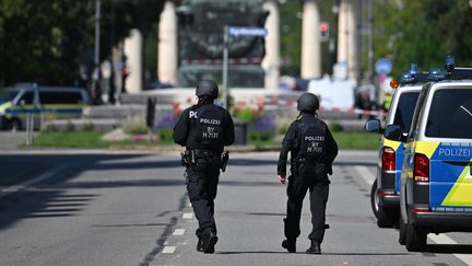 Police officers near the Israeli consulate and the Nazi documentation center in Munich, Germany, on September 5, 2024. (LUKAS BARTH-TUTTAS / AFP)