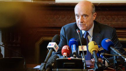 Le maire de Bordeaux, Alain Jupp&eacute;, donne une conf&eacute;rence de presse, le 24 novembre 2014, &agrave; Bordeaux (Gironde). (JEAN-PIERRE MULLER / AFP)