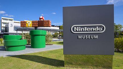 L'entrée du musée Nintendo ouvert dans la banlieue de Kyoto (Japon), le 2 octobre 2024. (RICHARD A. BROOKS / AFP)