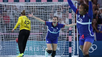 Handball aux JO 2024 : les Françaises refont un écart... Suivez avec nous le quart de finale France-Allemagne