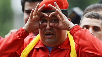 Le pr&eacute;sident v&eacute;n&eacute;zu&eacute;lien Hugo Chavez en campagne pour sa r&eacute;-&eacute;lection &agrave; Mariara (Venezuela), le 1er juillet 2012. (JUAN BARRETO / AFP)