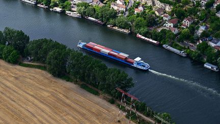 Une vue aérienne de la Seine, le 11 juillet 2023. (EMMANUEL DUNAND / AFP)