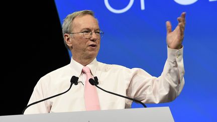 Le&nbsp;président du conseil d'administration d'Alphabet, Eric Schmidt, le 15 juin 2017, à Paris. (BERTRAND GUAY / AFP)