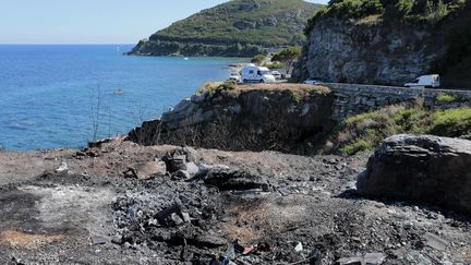 Une photo des lieux des affrontements à Sisco  (Haute-Corse), le 14 août 2016, au lendemain des évéments.&nbsp; (PASCAL POCHARD-CASABIANCA / AFP)