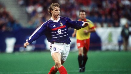 Le footballeur Tony Vairelles sous le maillot de l'&eacute;quipe de France, le 14 octobre 1998. (Henri Szwarc / Getty Images)